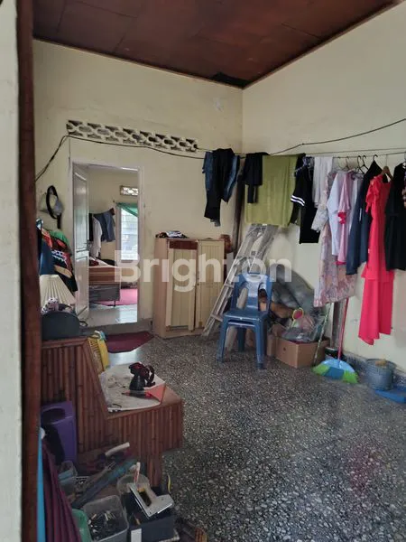 image RUMAH DENGAN TANAH LUAS COCOK KOS-KOSAN DAN TEMPAT TINGGAL (5)