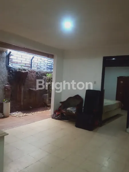 image RUMAH DI JALAN SWADHARMA LUAS 154M ULUJAMI JAKARTA SELATAN (4)