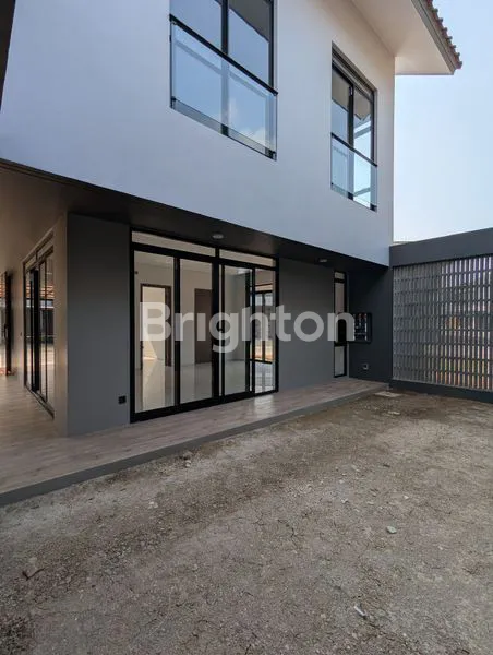 image RUMAH NILAPADMI KOTA BARU PARAHYANGAN – LT 233, LB 179, 4KT, SIAP HUNI (6)