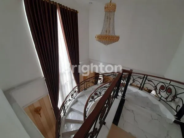 image HUNIAN MEWAH 2 LANTAI STRATEGIS DI TEBET JAKARTA SELATAN (6)