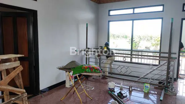 image RUMAH MEWAH DI PINGGIR CILACAP (6)