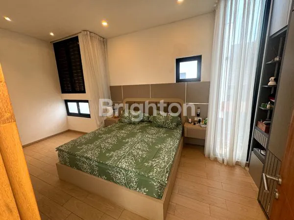 image RUMAH CANTIK 2 LANTAI LT 84 LB 120 DI KADEMANGAN (4)