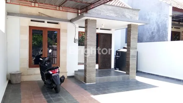 image RUMAH FULL FURNISH DALAM PERUMAHAN TENANG 5 MENIT KE PANTAI PANDAWA (5)