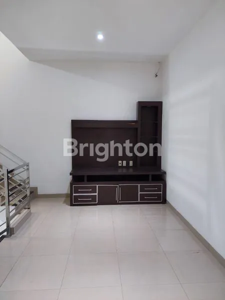 image RUMAH KOMPLEK CEMARA ASRI (6)