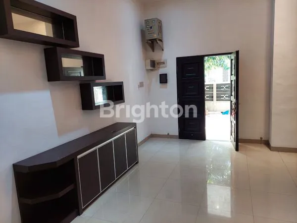 image RUMAH KOMPLEK CEMARA ASRI (5)