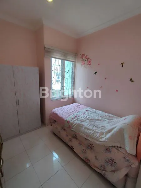 image RUMAH FULL FURNISH RAPI BERSIH SIAP  HUNI. LOKASI SANGAT STRATEGIS (6)