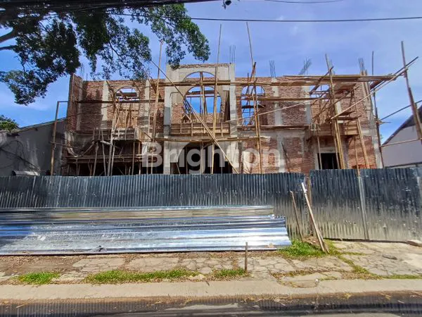 image RUMAH BARU MEWAH BERGAYA AMERICAN CLASSIC DI KAWASAN ELIT JATIPADANG, PASAR MINGGU – JAKARTA SELATAN.  (2)