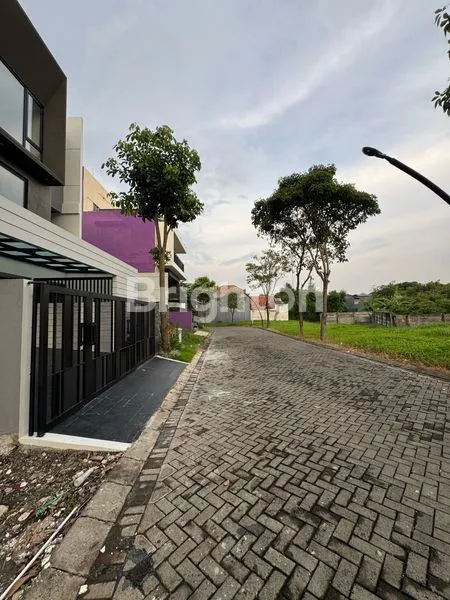 image RUMAH CITRALAND 5M-AN! LOKASI STRATEGIS DEKAT PASAR CITRALAND, DEKAT GWALK, DEKAT RUMAH SAKIT CIPUTRA, DEKAT UNIVERSITAS CIPUTRA, DEKAT PAKUWON MALL! (4)