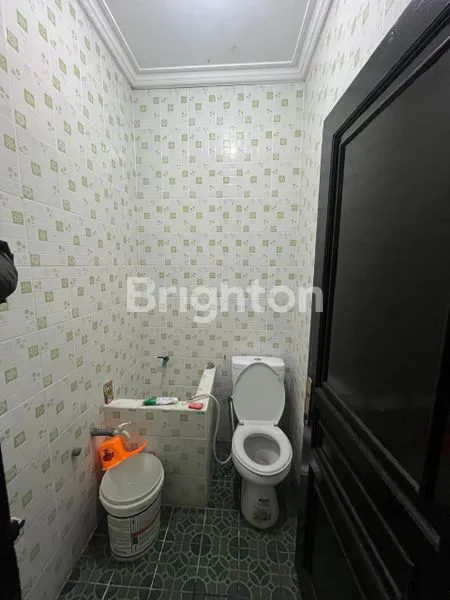 image DISEWAKAN RUMAH 2 LANTAI SIAP HUNI TERAWAT DI PUSAT KOTA SOLO (5)