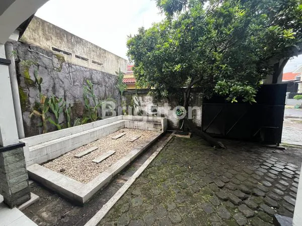 image DISEWAKAN RUMAH 2 LANTAI SIAP HUNI TERAWAT DI PUSAT KOTA SOLO (3)