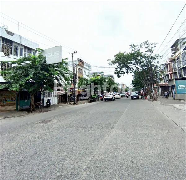 image DI SEWAKAN. RUMAH KOMPLEK BILAL PRIMA. JL. BILAL, KRAKATAU. INTI KOTA. SECURITY 24 JAM. 6 MENIT KE BRASTAGI SUPERMARKET CEMARA (2)