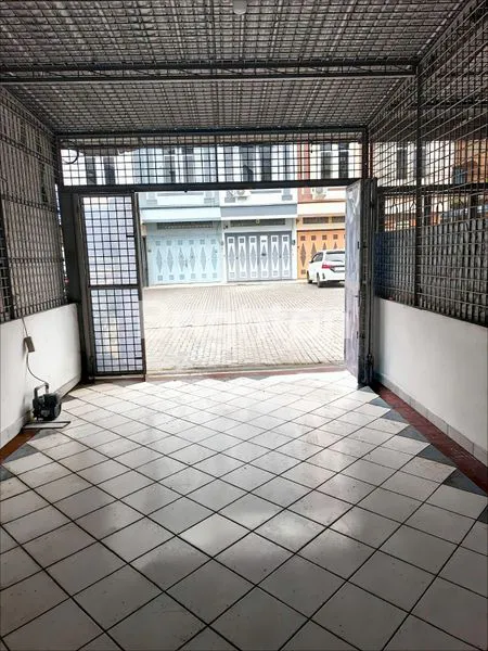 image DI SEWAKAN. RUMAH KOMPLEK BILAL PRIMA. JL. BILAL, KRAKATAU. INTI KOTA. SECURITY 24 JAM. 6 MENIT KE BRASTAGI SUPERMARKET CEMARA (3)