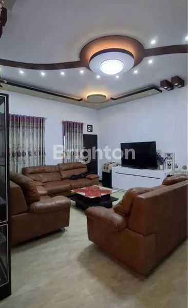 image RUMAH MEWAH 2 LANTAI DEKAT BIGMALL 200 M² (3)