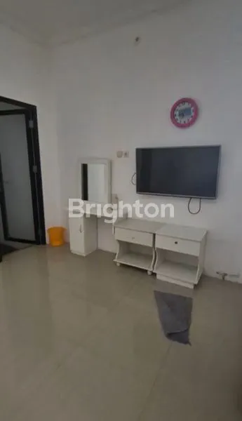 image RUMAH 3 LANTAI SIAP HUNI DI BABATAN PRATAMA (4)