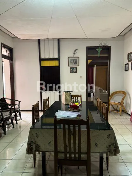 image RUMAH JL SETIABUDI JALAN UTAMA , LOKASI STRATEGIS AREA JL SUKAJADI ATAS DAN TRAFFIC LIGHT GEGER KALONG . (4)