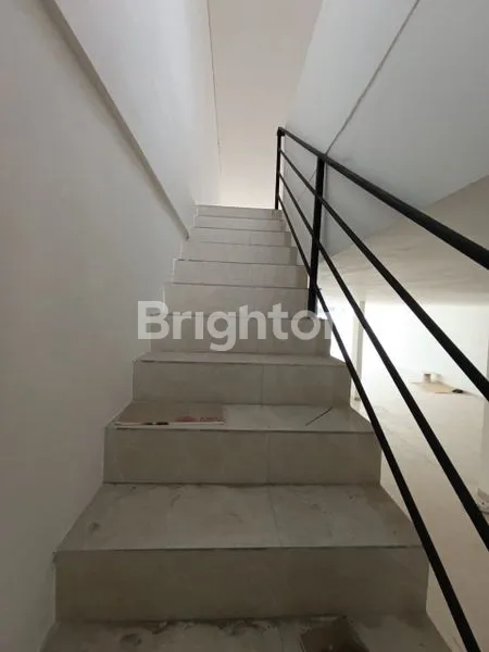 image 2 UNIT RUKO 2 LANTAI STRATEGIS RESTO KANTOR MINIMART DALUNG (5)