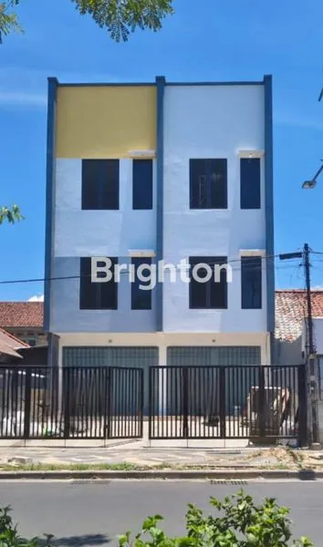 RUKO 3 LANTAI BARU PREMIUM DI JALAN RAYA TAMBAKSARI