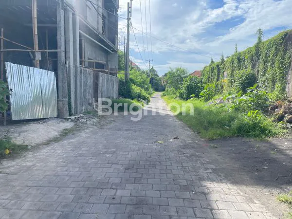 LAHAN KECIL DI LOKASI STRATEGIS & DEKAT JALAN UTAMA DI SUNSET ROAD, BALI