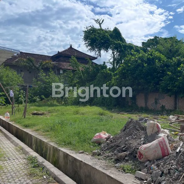 image LAHAN KECIL DI LOKASI STRATEGIS & DEKAT JALAN UTAMA DI SUNSET ROAD, BALI (2)