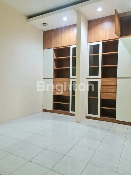 image RUKO KEMBAR 3LANTAI LOKASI PREMIUM JELAMBAR SIAP HUNI GROGOL PETAMBURAN JAKARTA BARAT (2)