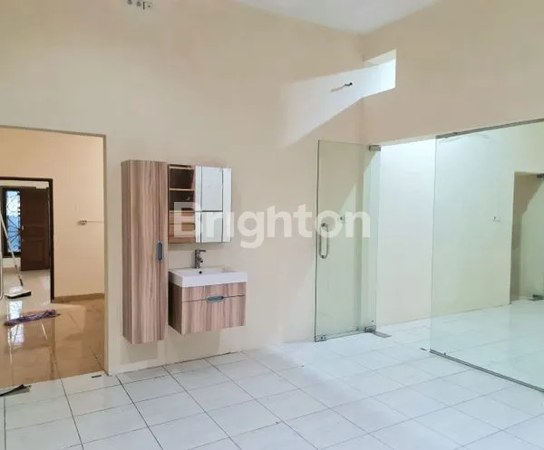 image RUKO KEMBAR 3LANTAI LOKASI PREMIUM JELAMBAR SIAP HUNI GROGOL PETAMBURAN JAKARTA BARAT (4)
