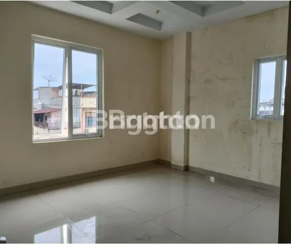 image RUKO BARU 3 1/2 LANTAI DIPINGGIR JALAN, SIAP HUNI DI MEDAN AREA (7)