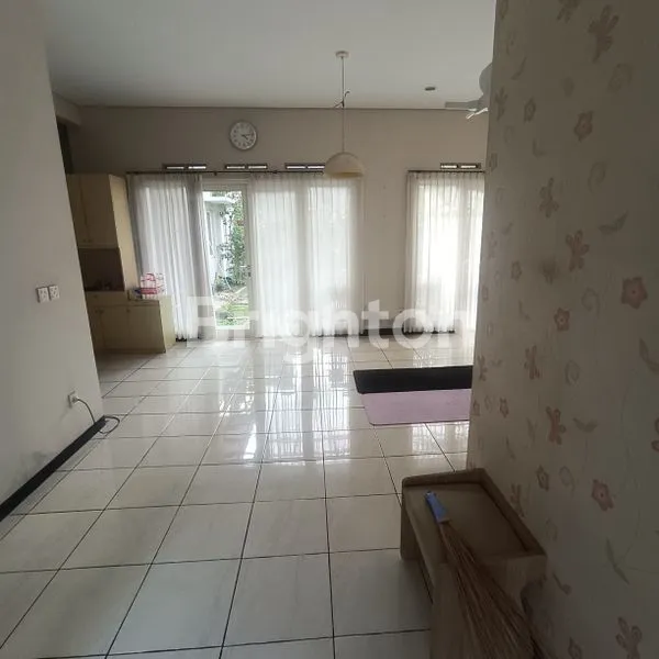 image RUMAH MEWAH & LUAS 4 KAMAR DI KOTA BARU PADALARANG – SHM, HADAP TIMUR (1)