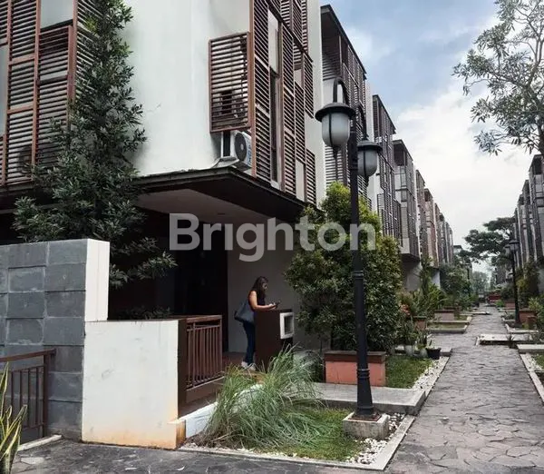 image RUMAH HOEK DISEWA DI WHELFORD GREENWICH PARK BSD – 3 LANTAI, SIAP HUNI (1)