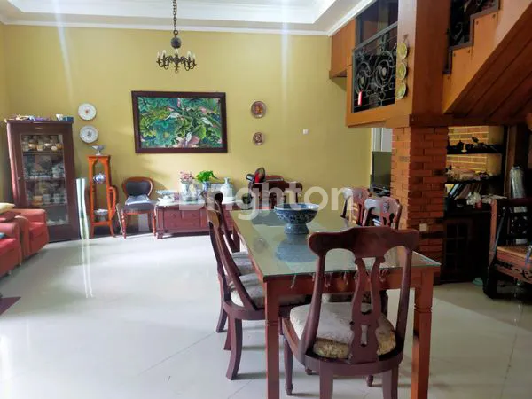 image RUMAH ASRI 2 LANTAI TENGAH KOTA MUGAS SEMARANG SELATAN (7)