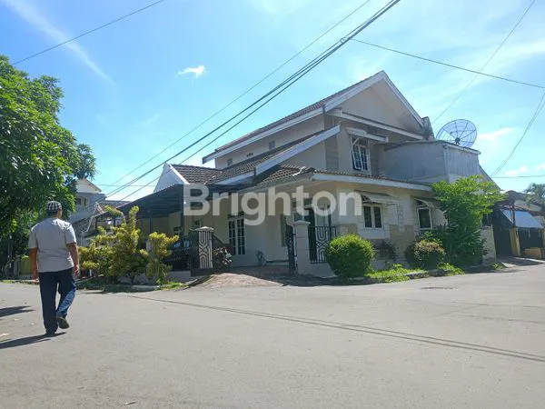 image RUMAH HOOK TERAWAT DI SULFAT MALANG (1)