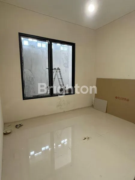 image RUMAH 2 LANTAI SIAP HUNI DI NUSA LOKA BSD CITY, TANGERANG SELATAN (5)