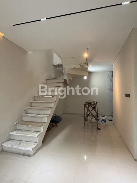 image RUMAH 2 LANTAI SIAP HUNI DI NUSA LOKA BSD CITY, TANGERANG SELATAN (3)