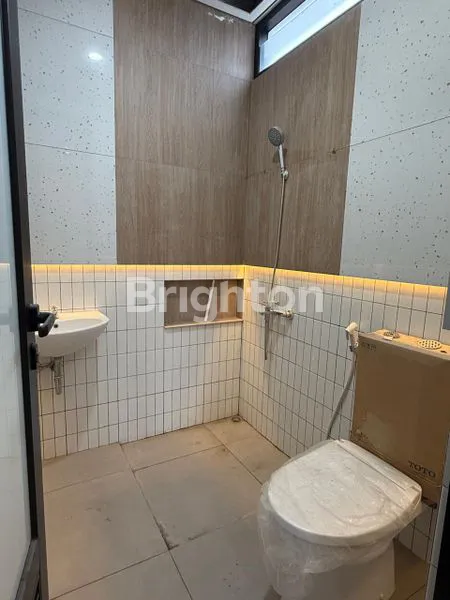 image RUMAH 2 LANTAI SIAP HUNI DI NUSA LOKA BSD CITY, TANGERANG SELATAN (7)