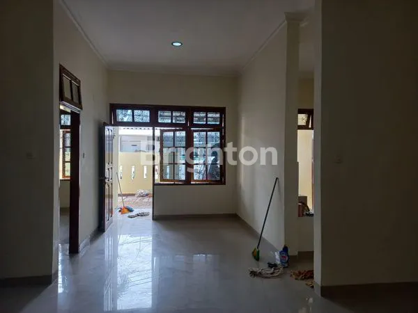 image RUMAH STRATEGIS DI PERUMAHAN HARAPAN INDAH - BEBAS BANJIR! (2)