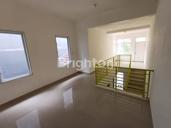 image HOT SALE – RUMAH CLUSTER 2 LANTAI DI SENTUL CITY | BEST PRICE  (2)