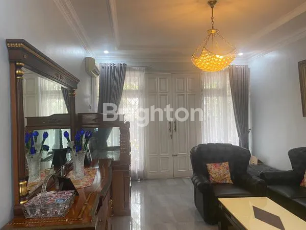 image RUMAH 2 LANTAI SEMI FURNISHED, 5 GARASI & POOL JATI PADANG JAKARTA SELATAN (4)