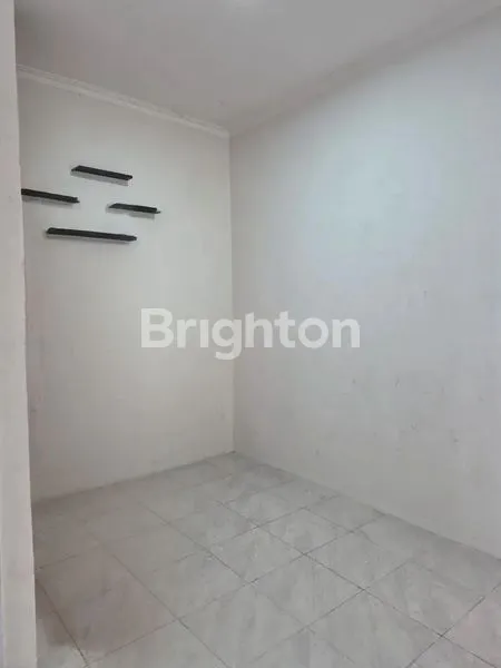 image RUKO 2 LANTAI RASA RUMAH! LOKASI PRIMA PERBATASAN JAKSEL & TANGERANG. (5)