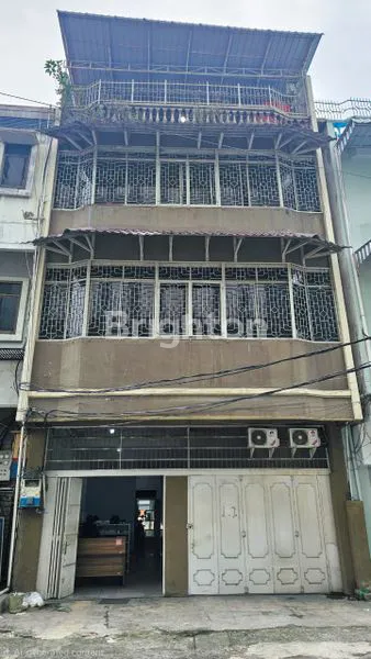 image RUKO GANDENG 4 TINGKAT BESERTA BISNIS KOS ELITE - LENGKAP DENGAN ISIAN KOS - DI INTI KOTA - POSISI STRATEGIS - DEKAT DENGAN BERBAGAI KAMPUS & SEKOLAH FAVORIT WARGA MEDAN - DI DAERAH JL GURU PATIMPUS - JL GATOT SUBROTO MEDAN (1)