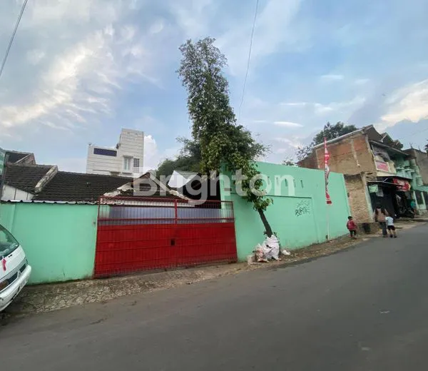 RUMAH KOMPLEK CINCIN PERMATA