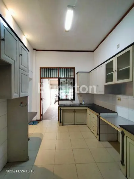 image RUMAH HOOK BAGUS , BUAT TINGGAL ATAU BISA BUAT OFFICE , DAERAH AMAN , NYAMAN DAN BEBAS BANJIR . (5)