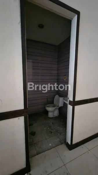 image RUKO  3 LANTAI SIAP HUNI STRATEGIS RAMAI MANGGA BESAR (6)