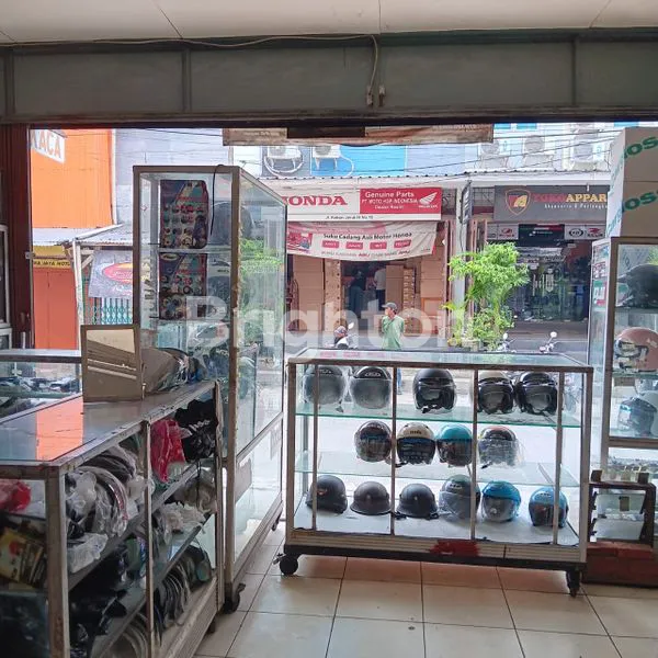 image RUKO 2,5 LANTAI DI KEBON JERUK JAKARTA BARAT (2)