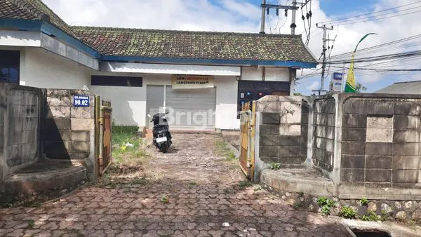 image DIJUAL RUMAH DI ATAS  TANAH LUAS 400M2 LEBIH BERLOKASIH SANGAT STRATEGIS DI TAMAN GIRI - JIMBARAN. (3)
