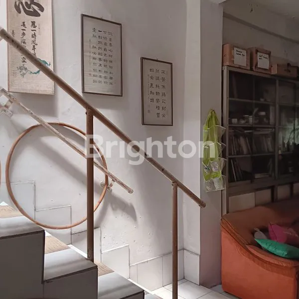 image RUKO 2,5 LANTAI DI KEBON JERUK JAKARTA BARAT (7)