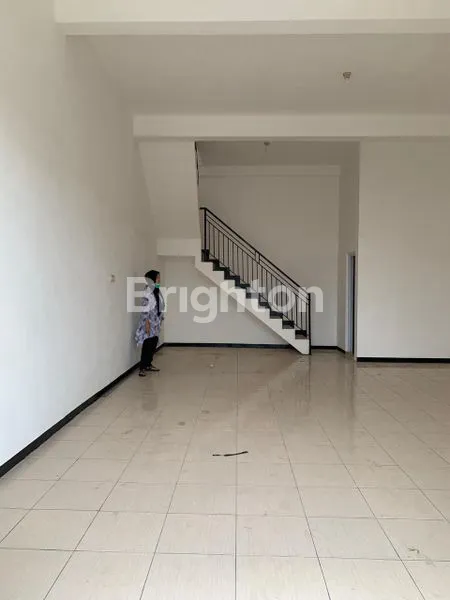 image RUKO 2 LANTAI LOKASI STRATEGIS DI JALAN TEMBUSAN PAKIS KE ARAYA  (3)