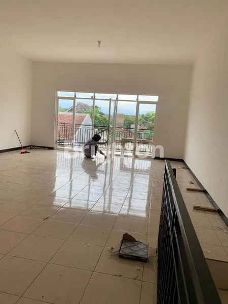 image RUKO 2 LANTAI LOKASI STRATEGIS DI JALAN TEMBUSAN PAKIS KE ARAYA  (5)