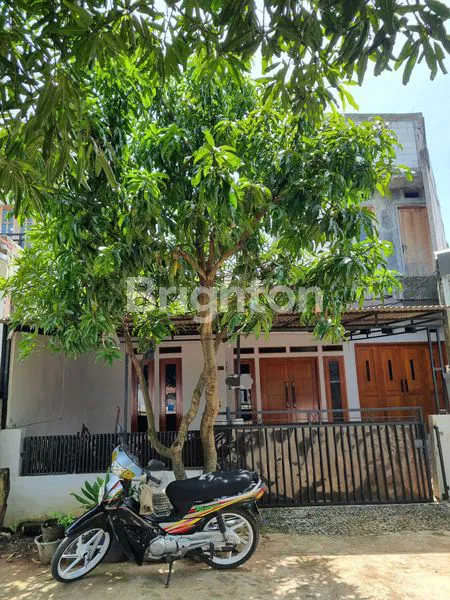 DI JUAL RUMAH MURAH MEWAH SIAP HUNI DI CIBINONG, SEKOLAH TERDEKAT 6-8 MENIT, 15-19 MENIT KE PUSAT PERBELANJAAN, 9-14 MENIT KE RS TERDEKAT