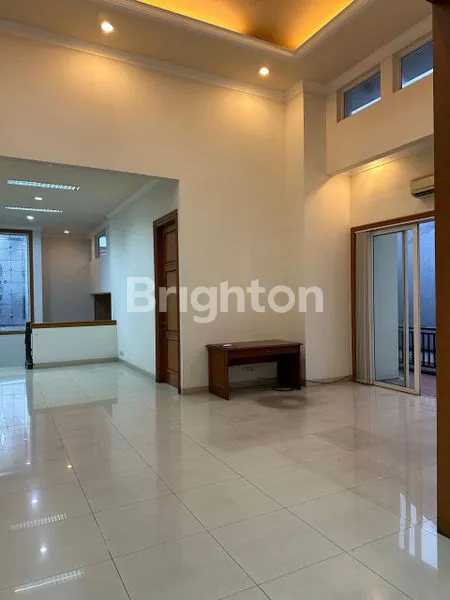 image DISEWAKAN RUMAH MEWAH DAN LUAS DI CIPINANG INDAH (3)