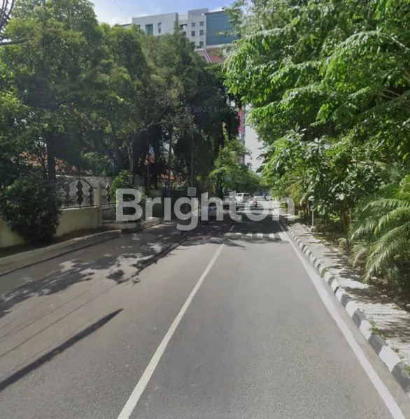 image RUMAH DI DAERAH PUSAT KOTA SURABAYA DI JL JAKSA AGUNG SUPRAPTO AREA KOMERSIAL COCOK UNTUK SEGALA USAHA (3)