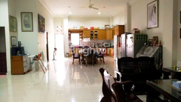 image RUMAH 4½ LANTAI 360M² 8KT DAN 7 CARPORT DI KEMAYORAN JAKARTA PUSAT (3)
